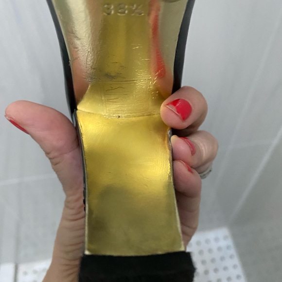 VALENTINO patent bow slides with gold sole and duster bag. - Picture 13 of 15